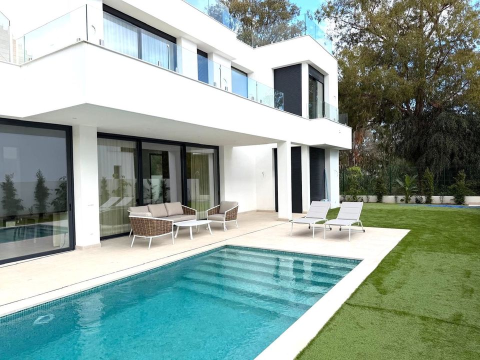 Villa i Atalaya Isdabe, Malaga - foto 2