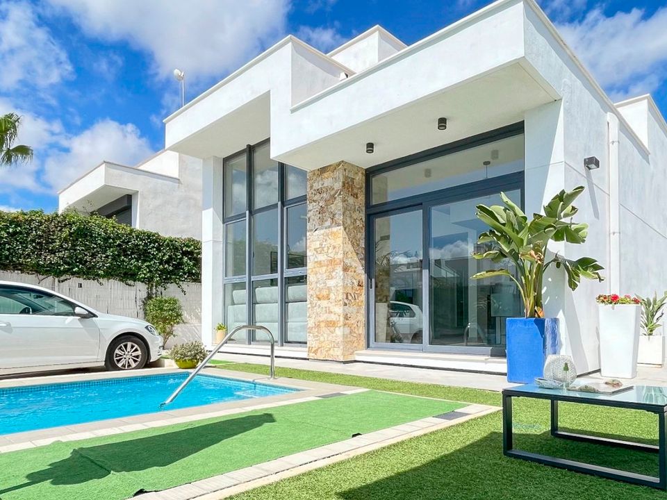 Villa - Ciudad Quesada, Alicante - photo 1