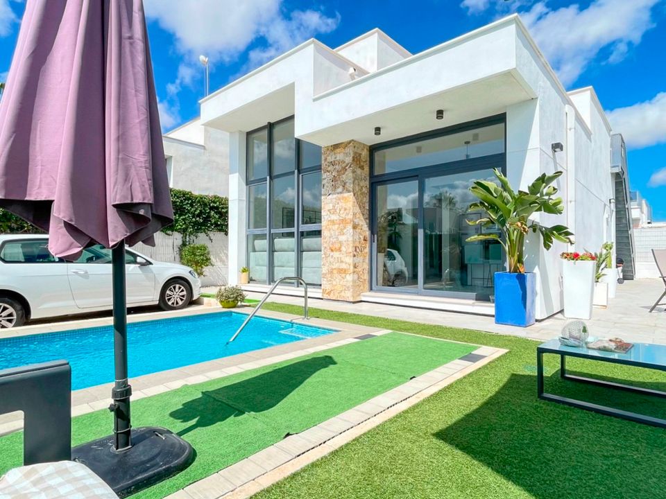Villa - Ciudad Quesada, Alicante - photo 3
