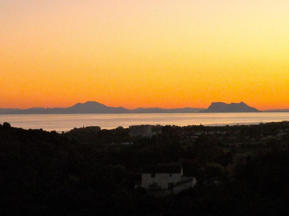 Helårsgrund i Estepona, Malaga - foto 1