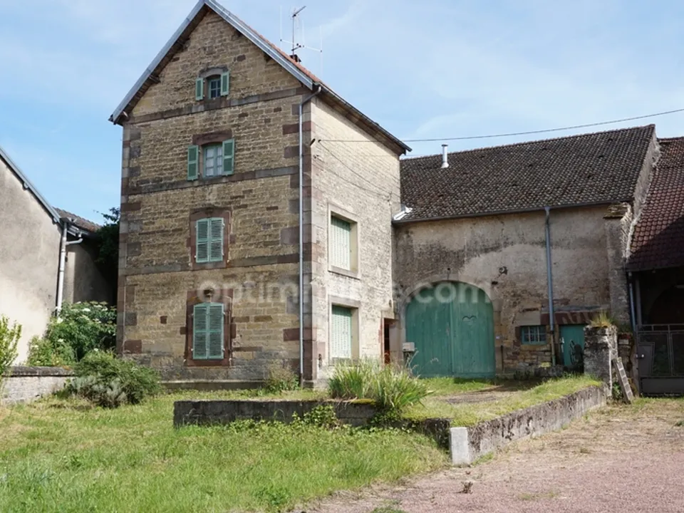 Landejendom i Luxeuil-les-Bains, Haute-Saone - foto 1