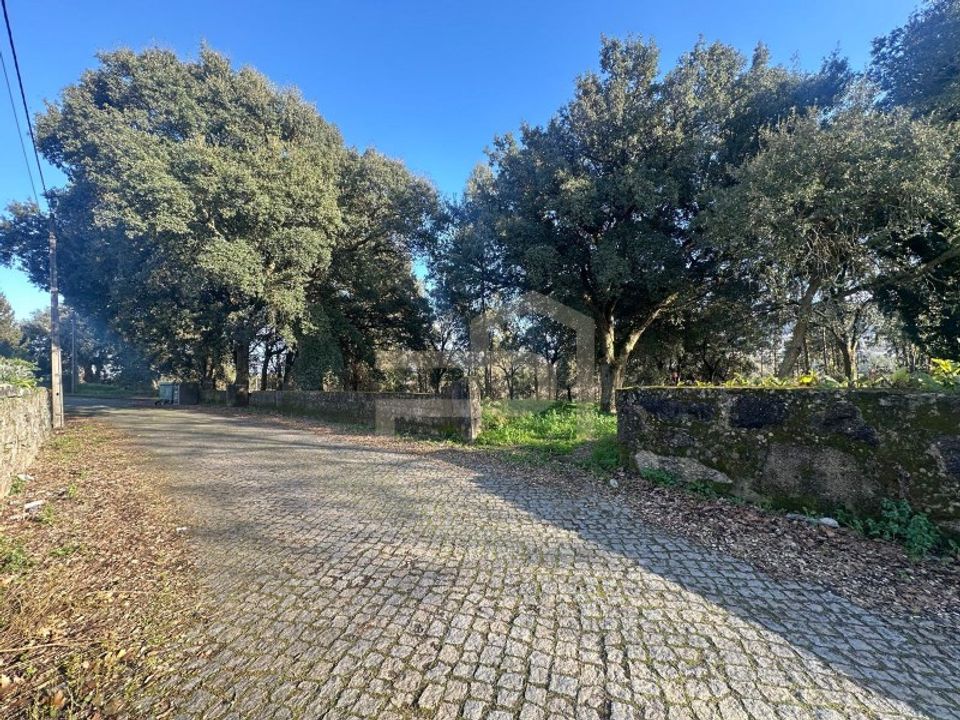 Helårsgrund i Santo Tirso, Porto - foto 1