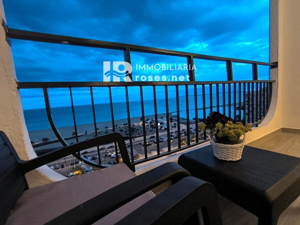Lejlighed i Empuriabrava, Gerona - foto 1