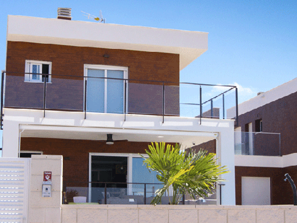 Villa - Gran Alacant, Alicante - photo 1