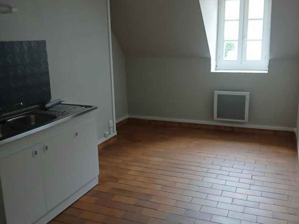 Apartment in Avallon, Yonne - photo 1