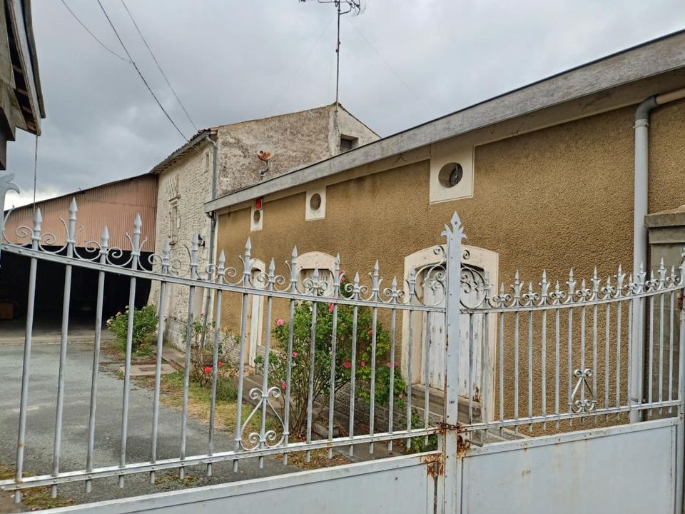 Villa en Saint-Ciers-Du-Taillon, Charente-Maritime - foto 1