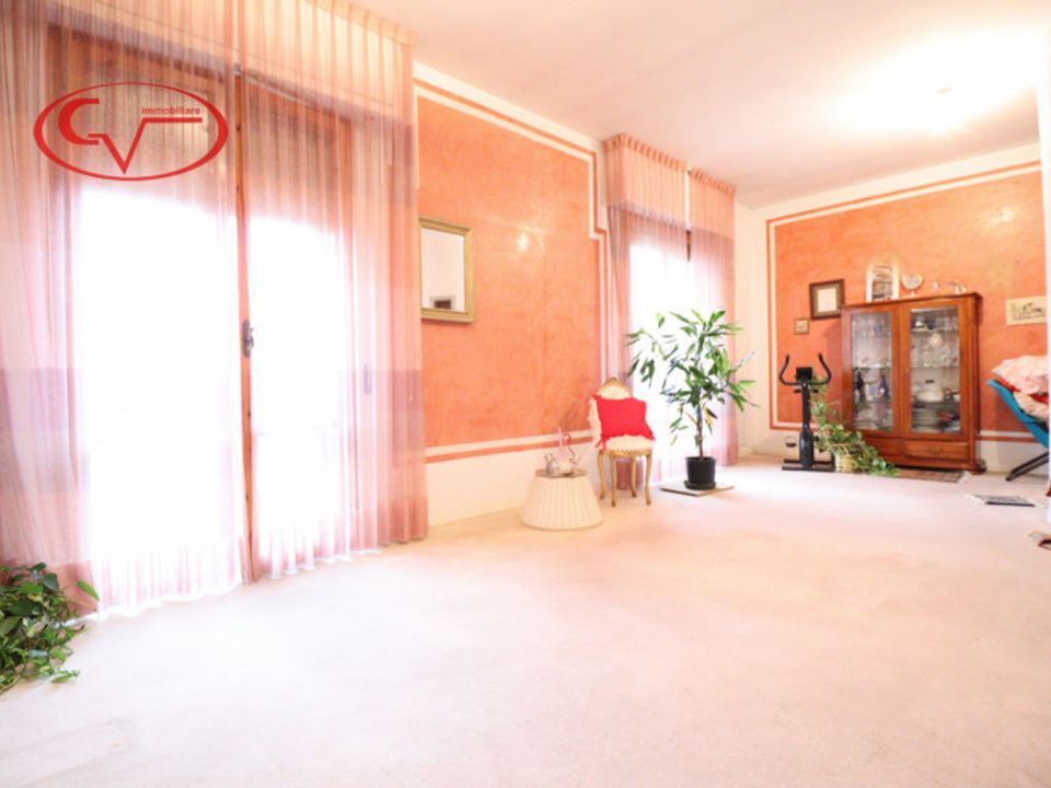 Lejlighed i Montevarchi, Arezzo - foto 2
