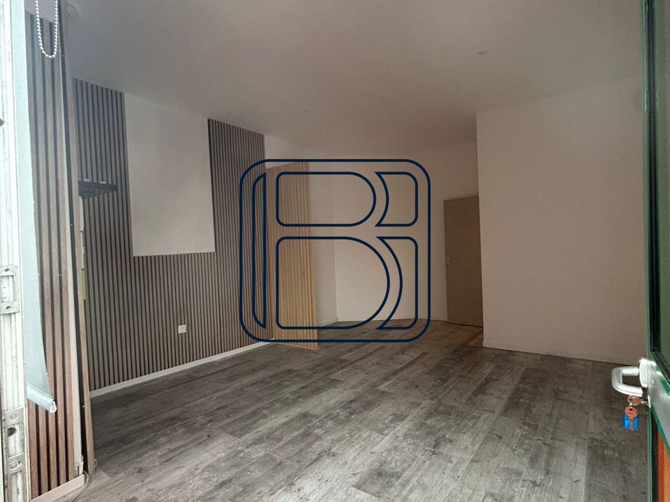 Commercial property in Ambert, Puy-de-Dome - photo 2