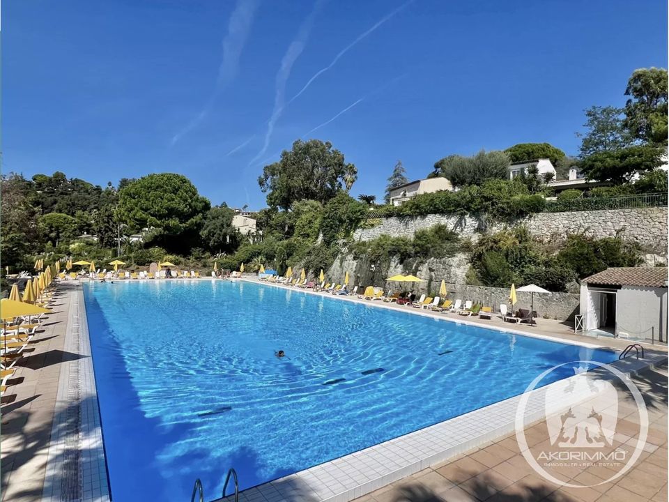 Villa i Villeneuve-Loubet, Alpes-Maritimes - foto 1