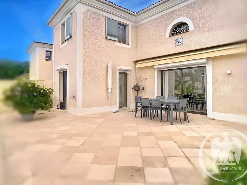 Villa i Villeneuve-Loubet, Alpes-Maritimes - foto 3