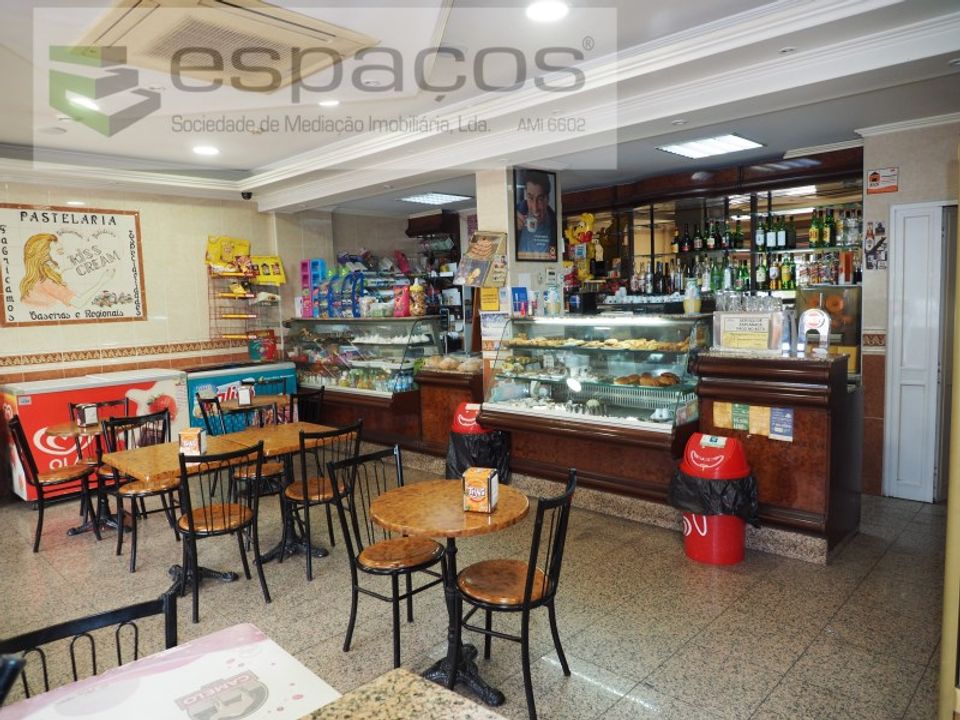 Erhvervsejendom i Sacavem, Lisbon - foto 1