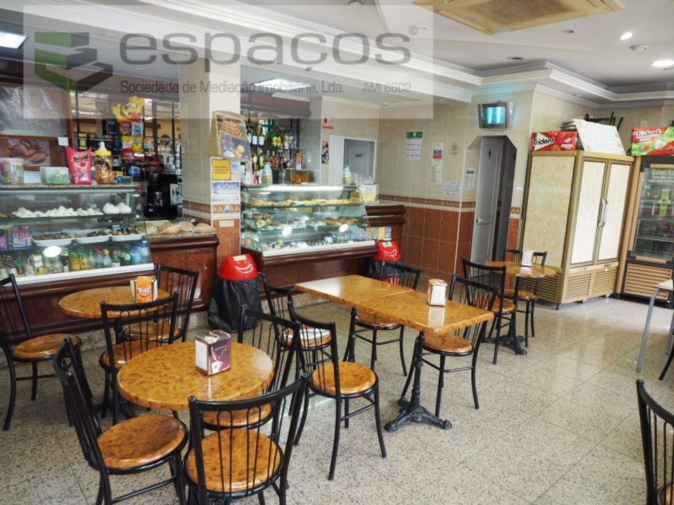 Erhvervsejendom i Sacavem, Lisbon - foto 2