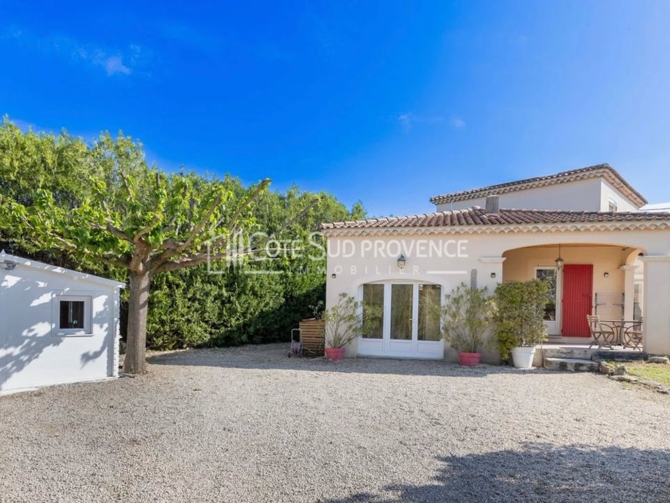 Villa in Pernes-les-Fontaines, Vaucluse - photo 2