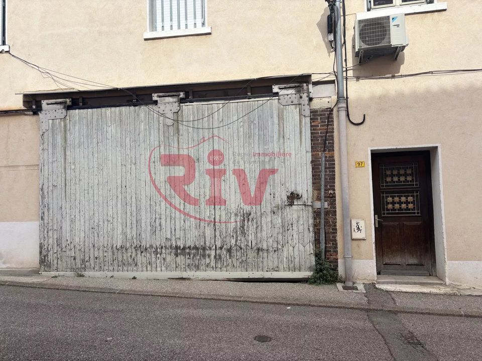 Erhvervsejendom i Sainte-Colombe, Rhone - foto 1