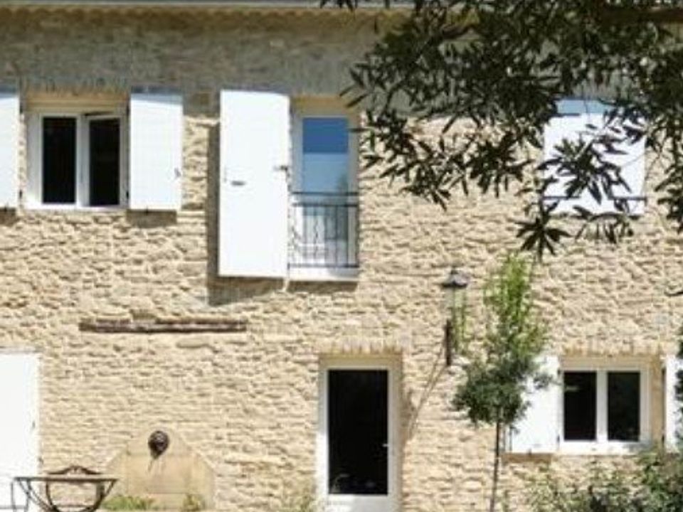 Villa in L'Isle-sur-la-Sorgue, Vaucluse - photo 1