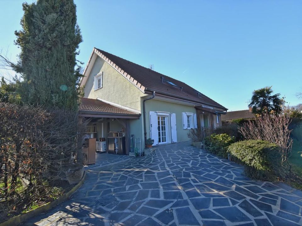 Villa i Douvaine, Haute-Savoie - foto 1
