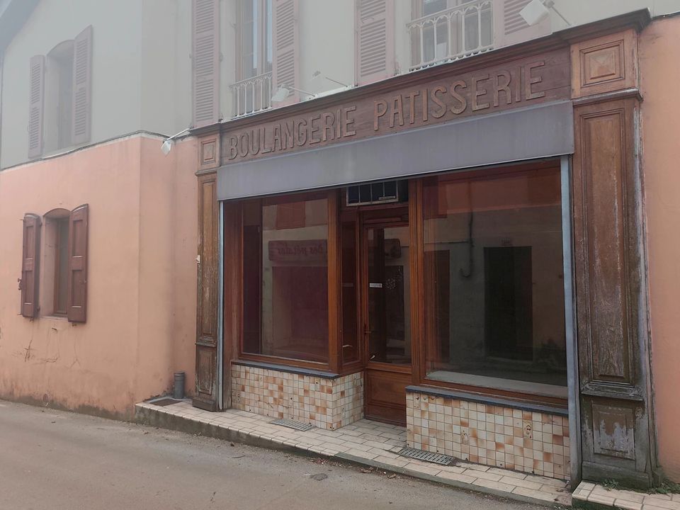 Erhvervsejendom i Saint-Geoire-en-Valdaine, Isere - foto 2