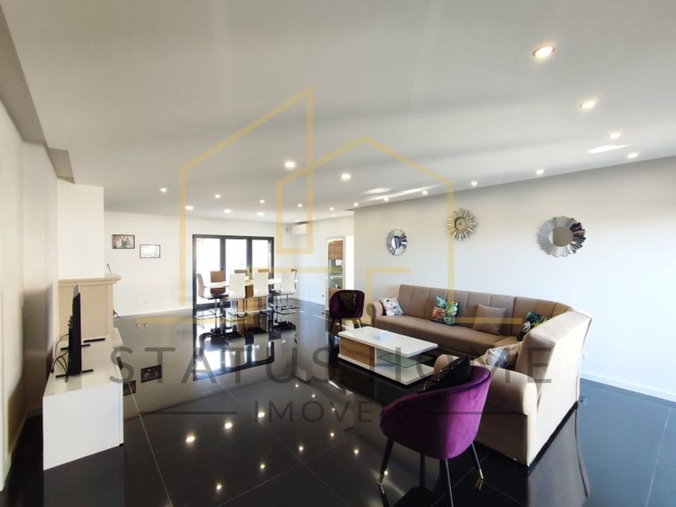 Villa i Santa Iria de Azoia, Lisbon - bilde 1