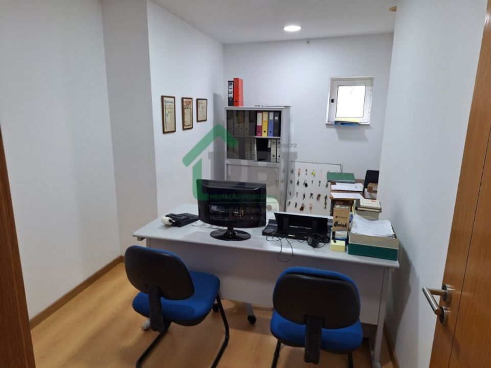Erhvervsejendom i Covilha, Castelo Branco - foto 5