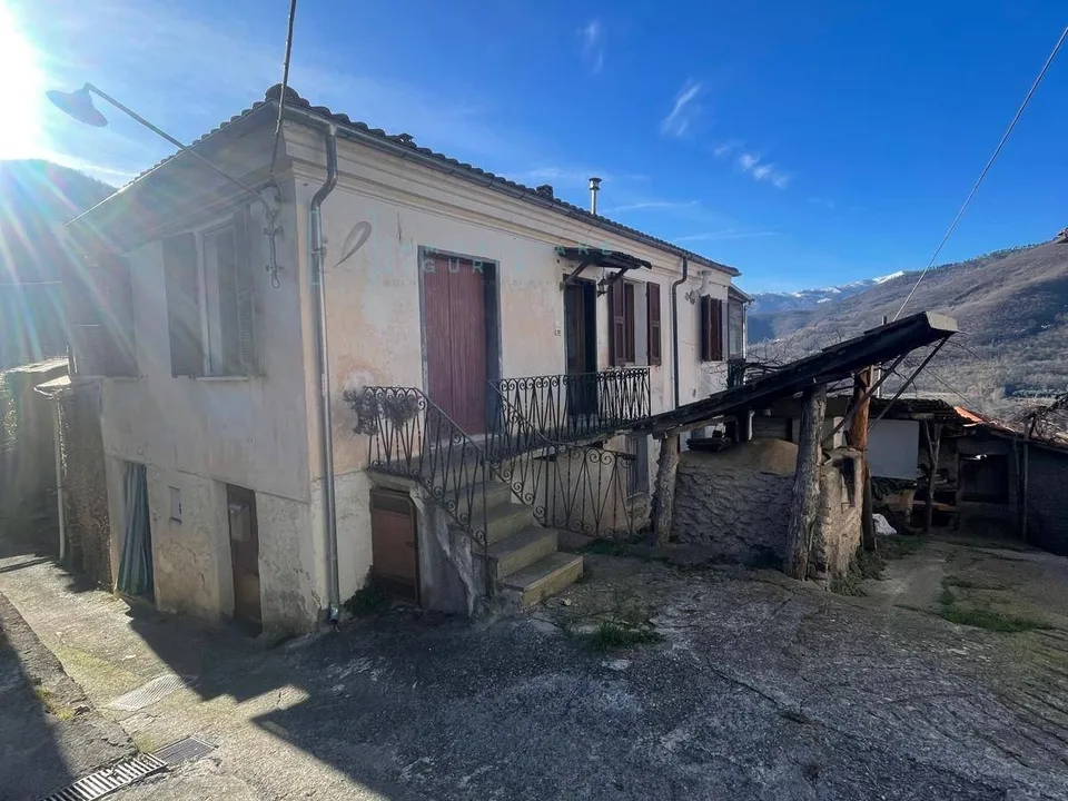 Landejendom i Pieve di Teco, Imperia - foto 1