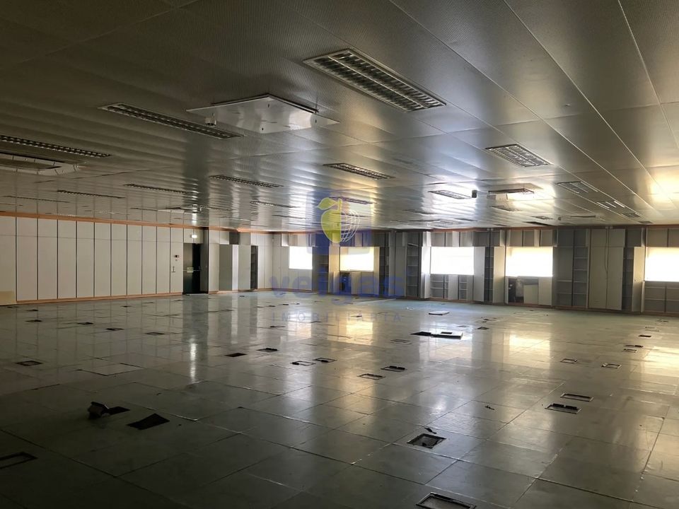 Erhvervsejendom i Carnaxide, Lisbon - foto 1