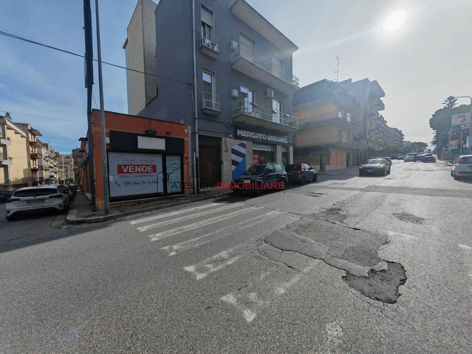 Erhvervsejendom i Ragusa, Ragusa - foto 1