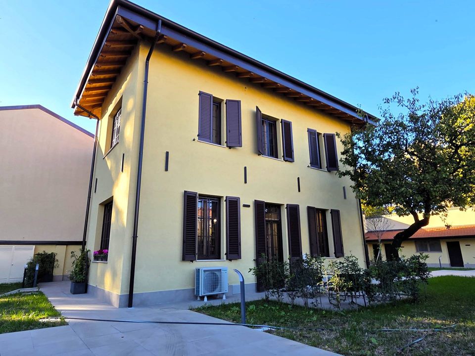 Villa i Opera, Milan - bilde 1