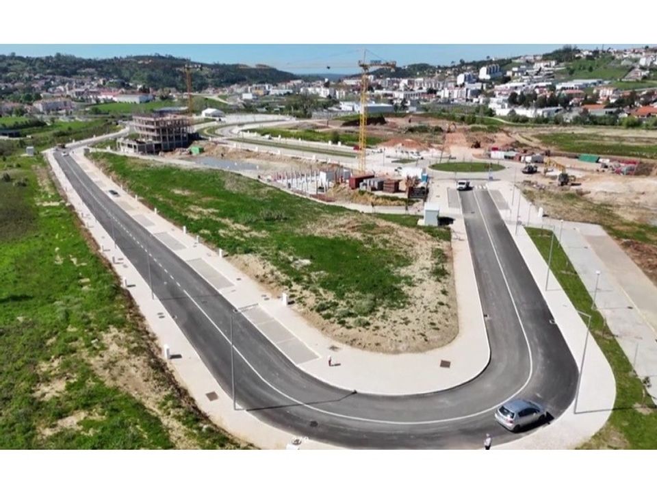 Helårsgrund i Alcobaca, Leiria - foto 1