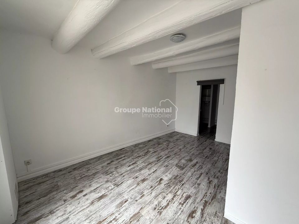 Commercial property in Pernes-les-Fontaines, Vaucluse - photo 4