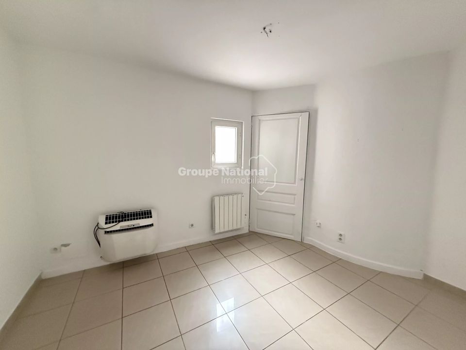 Commercial property in Pernes-les-Fontaines, Vaucluse - photo 5