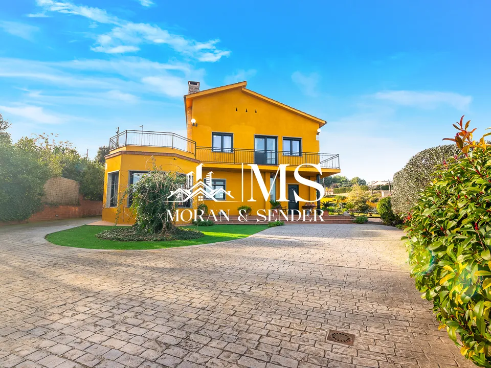 Villa Llica D'amunt, Barcelona - foto 1