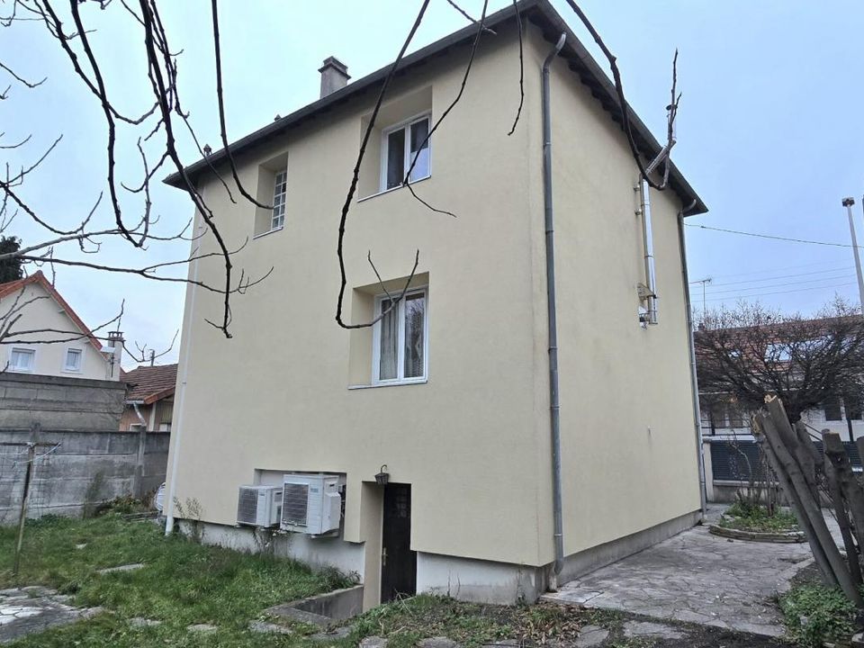 Villa i Aulnay-sous-Bois, Seine-Saint-Denis - foto 1