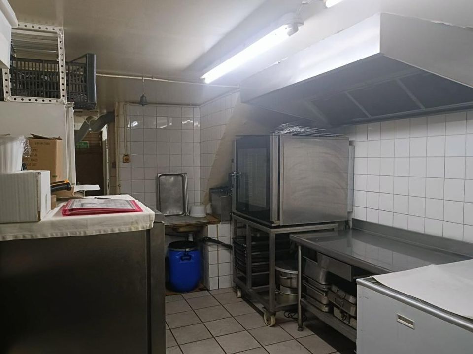 Erhvervsejendom i Cannes-la-Bocca, Alpes-Maritimes - foto 3