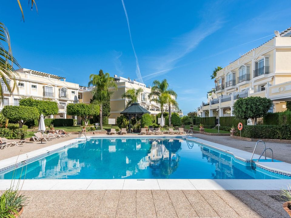Rækkehus i Nueva Andalucia, Malaga - foto 1
