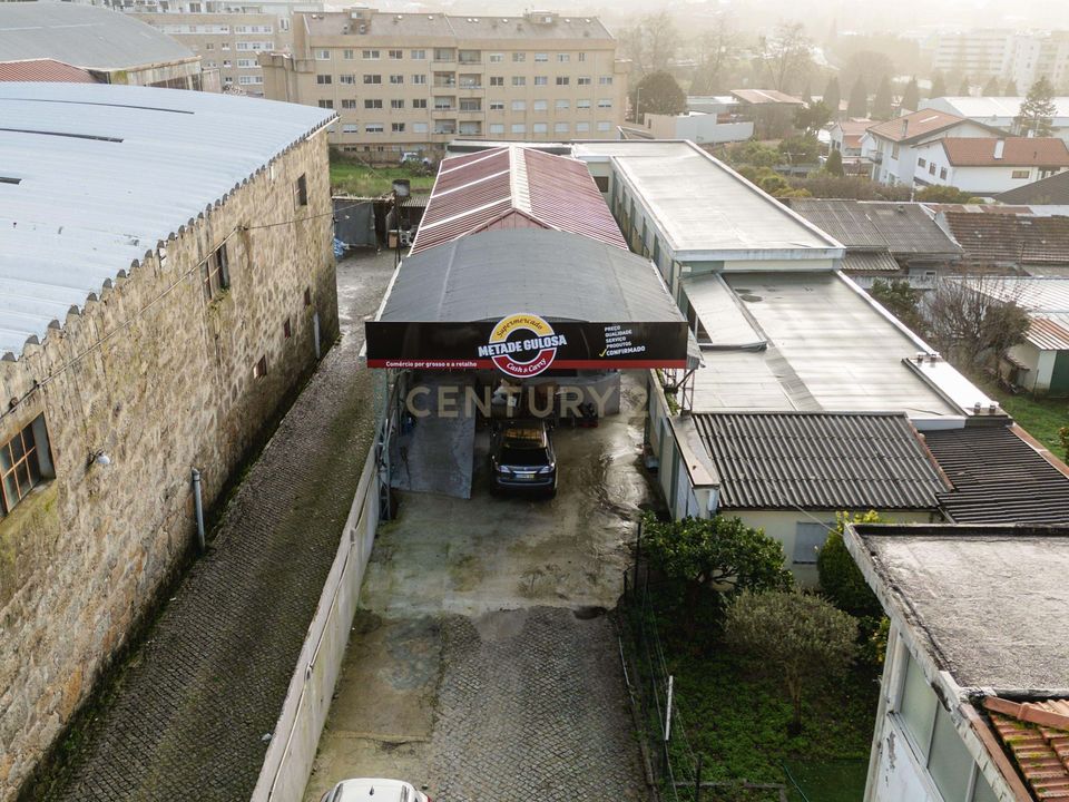 Erhvervsejendom i Santa Marinha do Zezere, Porto - foto 1