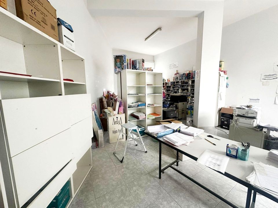 L'establiment comercial a Camporotondo Etneo, Catania - foto 1