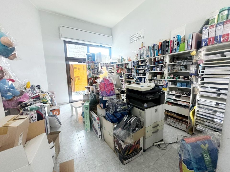 L'establiment comercial a Camporotondo Etneo, Catania - foto 3