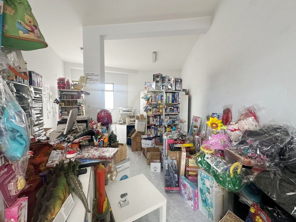 L'establiment comercial a Camporotondo Etneo, Catania - foto 4
