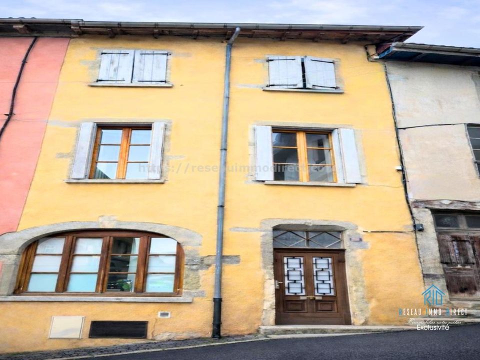 Landsbyhus i La Côte-Saint-André, Isere - foto 1