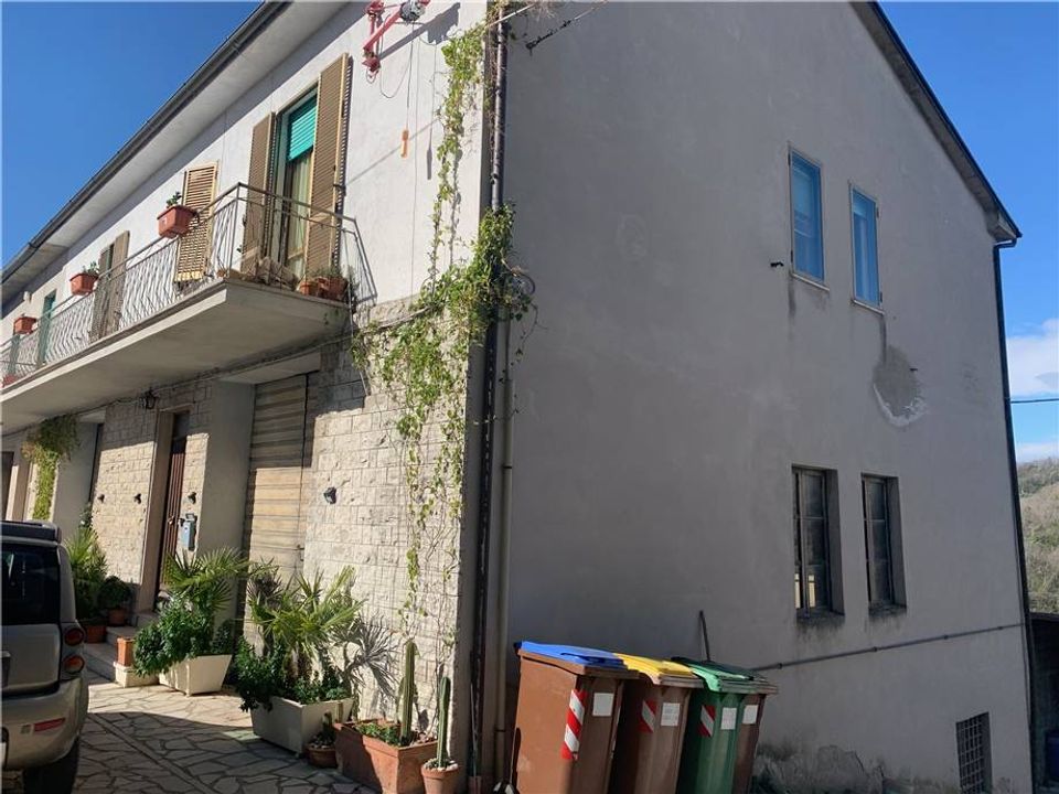 Rekkehus i Gualdo Cattaneo, Perugia - bilde 2
