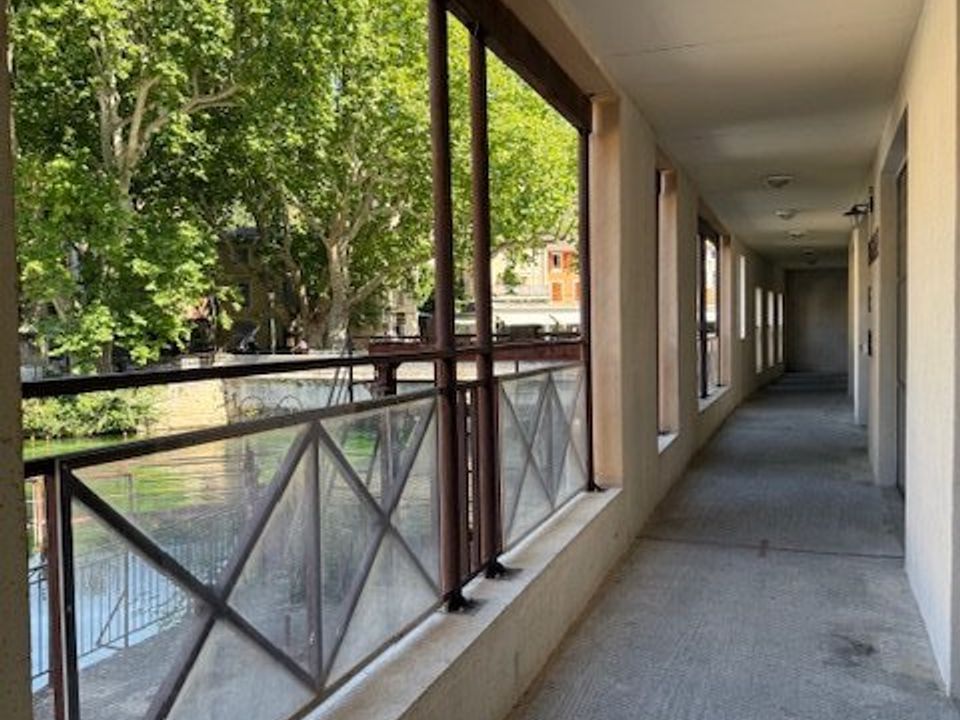 L'establiment comercial a Fontaine-de-Vaucluse, Vaucluse - foto 2