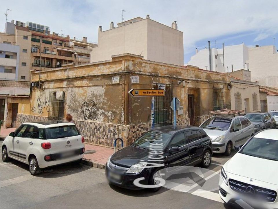 Helårsgrund i Torrevieja, Alicante - foto 1