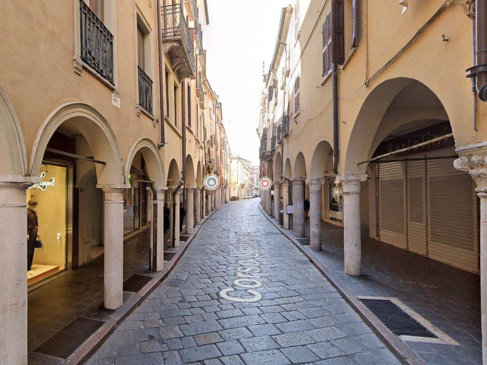 Erhvervsejendom i Mantua, Mantua - foto 1
