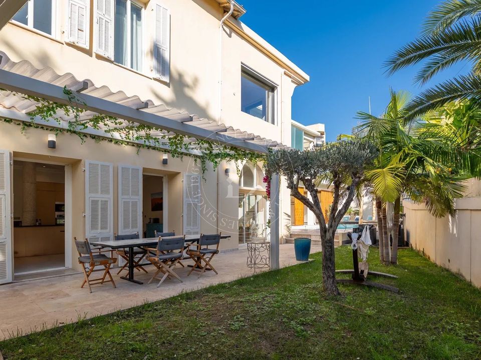 Villa i Beaulieu-sur-Mer, Alpes-Maritimes - foto 1