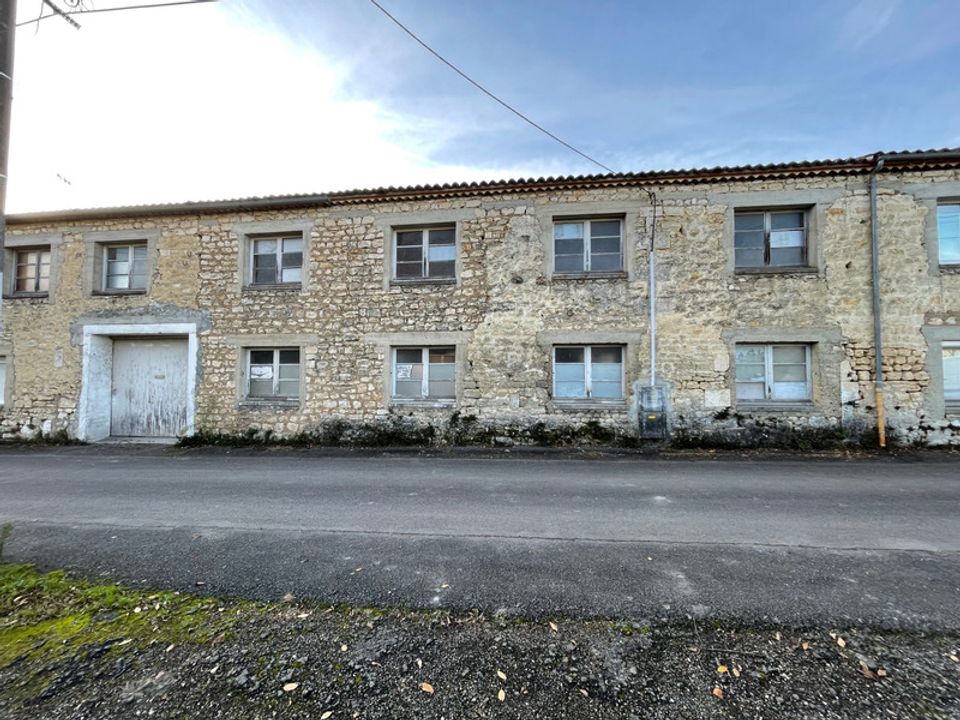 Farm hus i L'Isle-d'Espagnac, Charente - foto 1