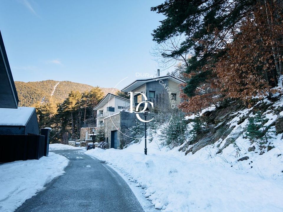 Helårsgrund i La Massana, Andorra - foto 3