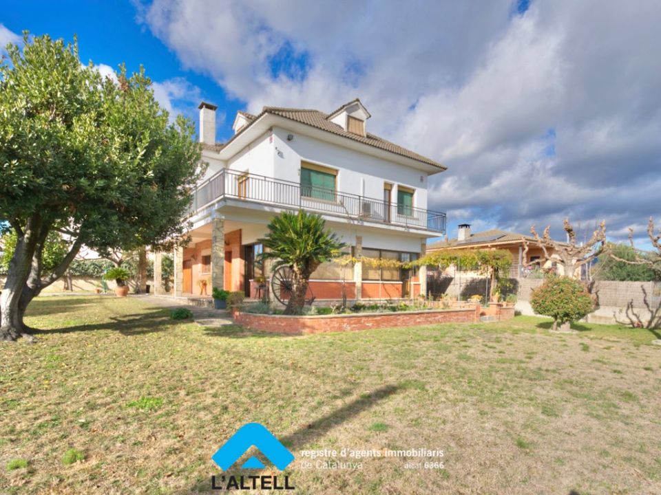 Villa i L'Ametlla Del Valles, Barcelona - bilde 1