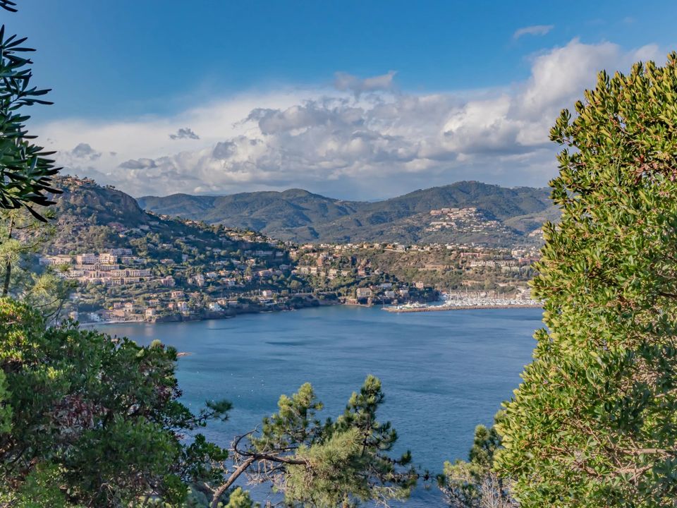 Villa i Theoule-sur-Mer, Alpes-Maritimes - foto 1