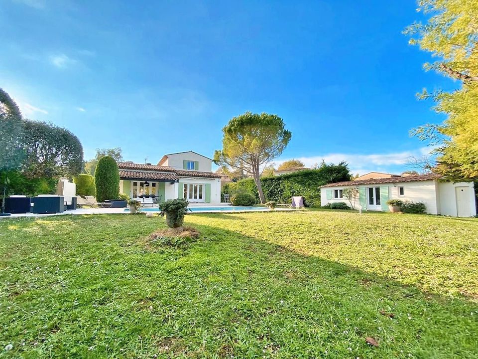 Villa i Le Rouret, Alpes-Maritimes - foto 1
