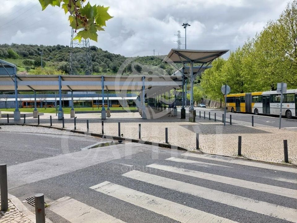 Helårsgrund i Odivelas, Lisbon - foto 1